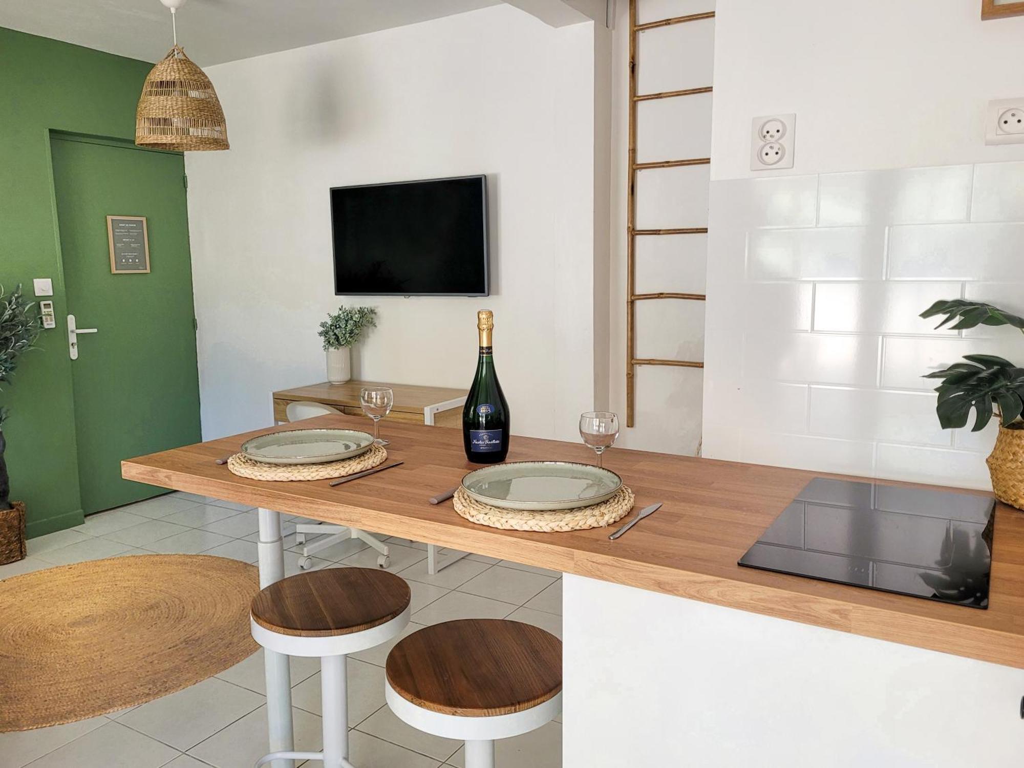 Studio Double Climatise Avec Terrasse - Proche Tram & Centre Montpellier Eksteriør bilde